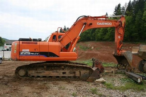 Product picture Daewoo Doosan Solar 225NLC-V Excavator Operation Owner Maintenance Service Manual